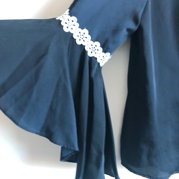 NANETTE Floral Lace Trim Bell Sleeve Top - Picture 4 of 8